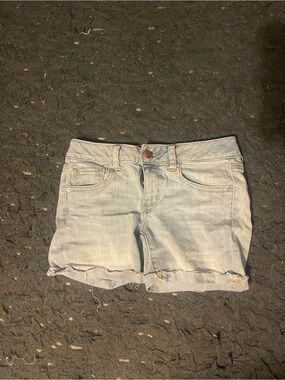 Women’s American Eagle Light Wash Women's Denim Shorts size 4